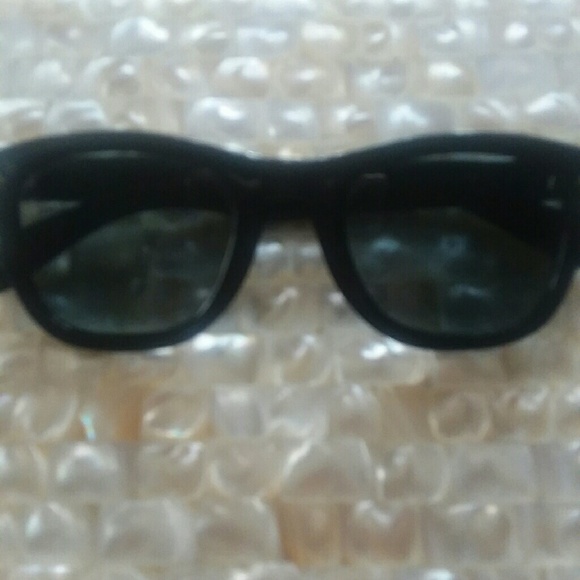 Vintage Wayfare Sunglasses (unisex) - Picture 4 of 8